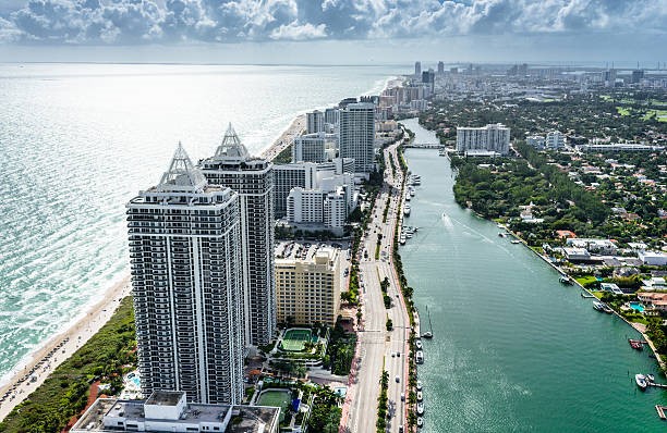 HOLLYWOOD BEACH: